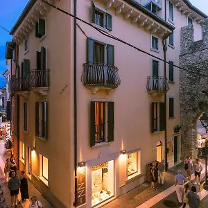 https://appartamenti-la-grotta.hotelinveneto.com
